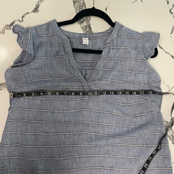 Old Navy Denim Striped Flutter Sleeve Top (L) - Picture 4 of 5